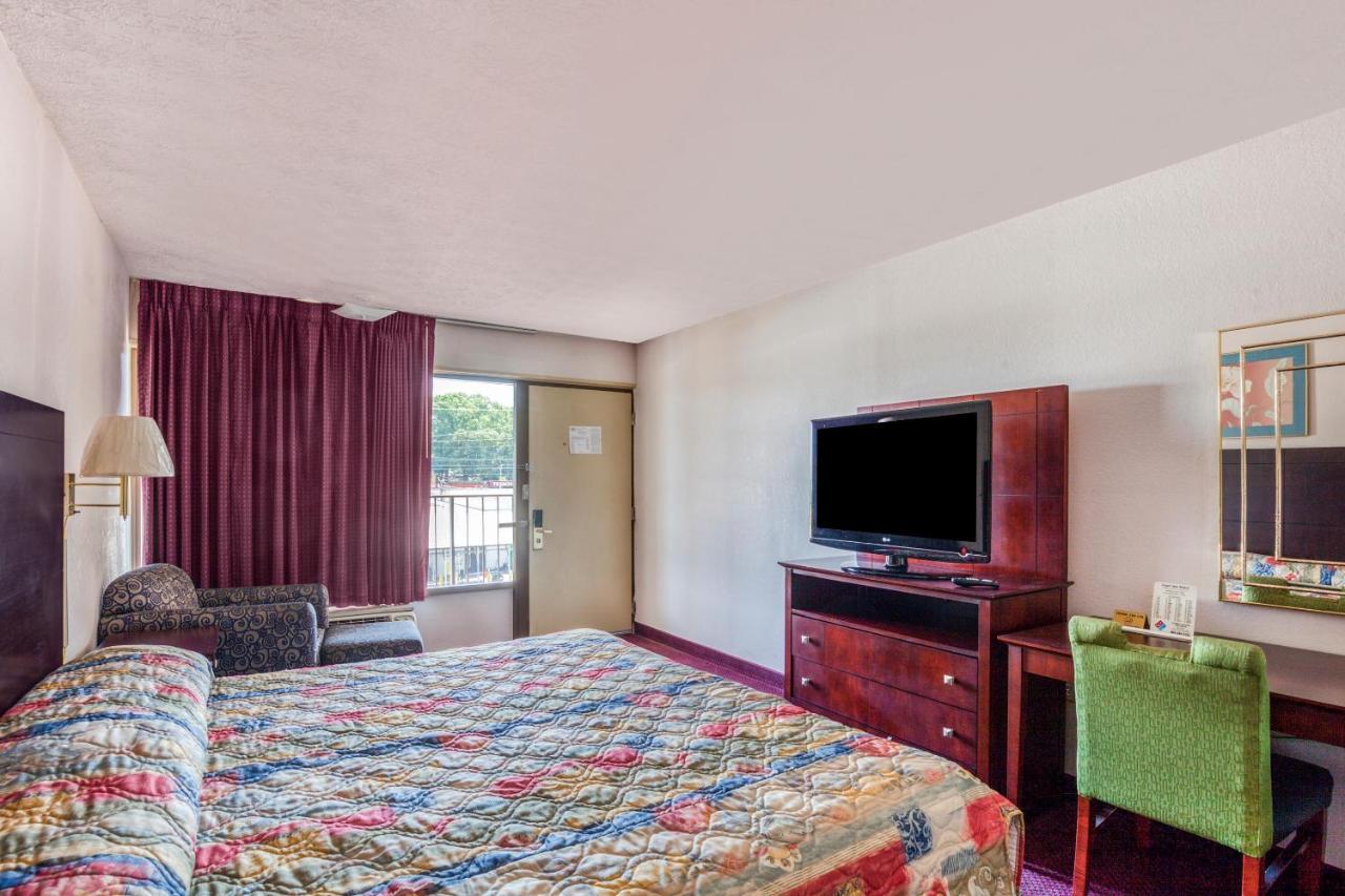 Oyo Hotel Decatur I-20 East & Wesley Club Dr 外观 照片