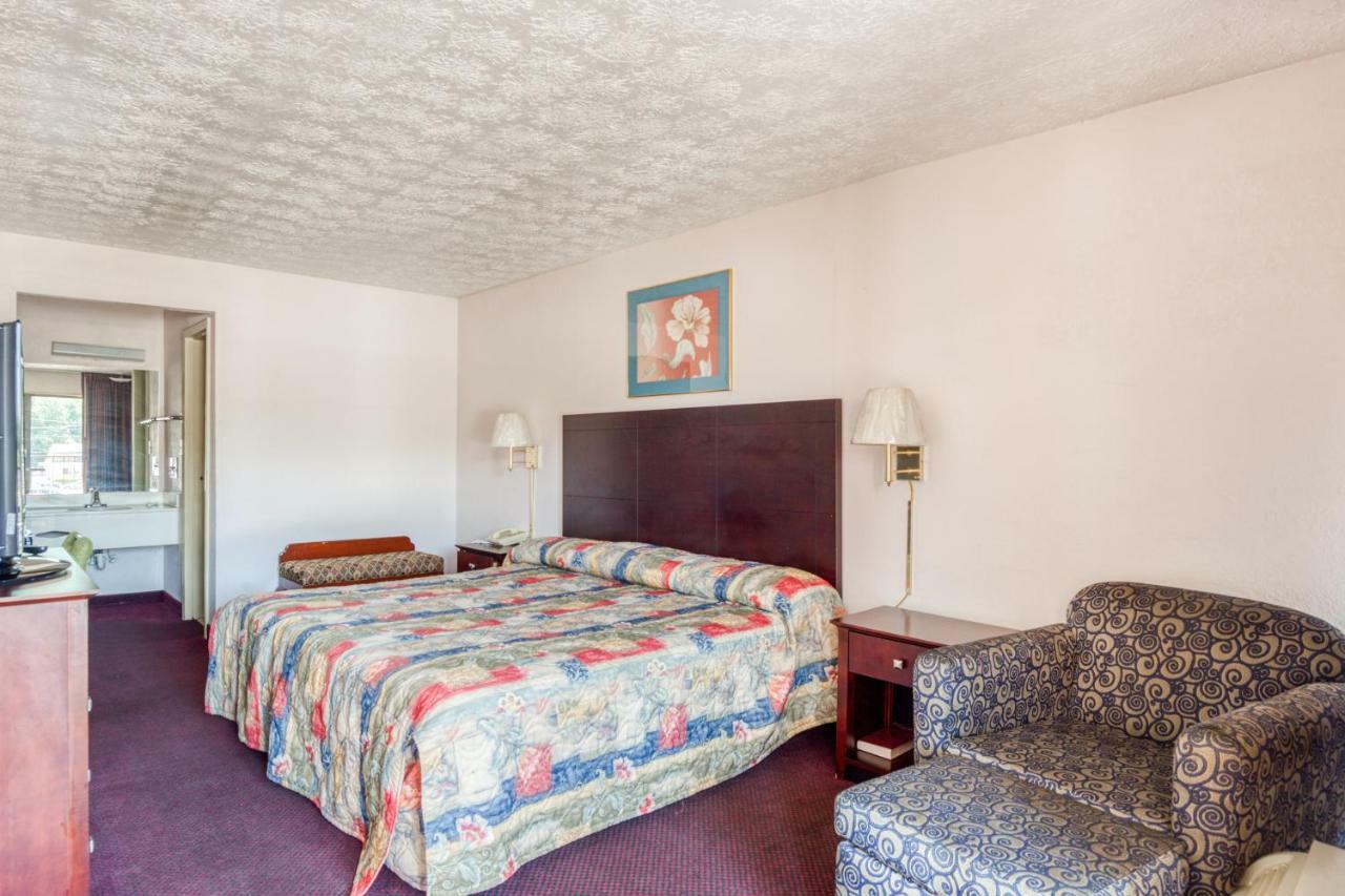 Oyo Hotel Decatur I-20 East & Wesley Club Dr 外观 照片