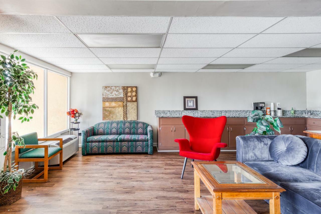 Oyo Hotel Decatur I-20 East & Wesley Club Dr 外观 照片