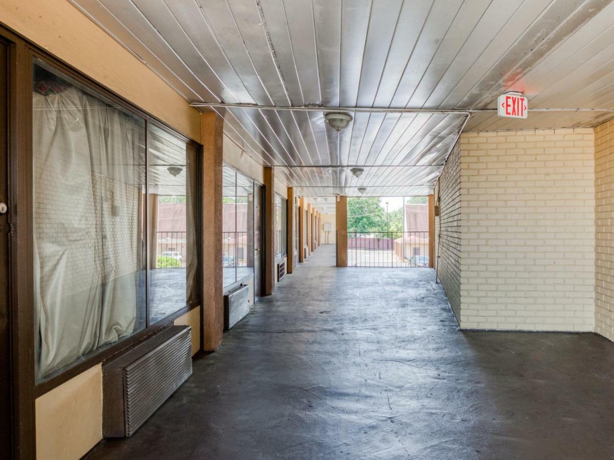 Oyo Hotel Decatur I-20 East & Wesley Club Dr 外观 照片